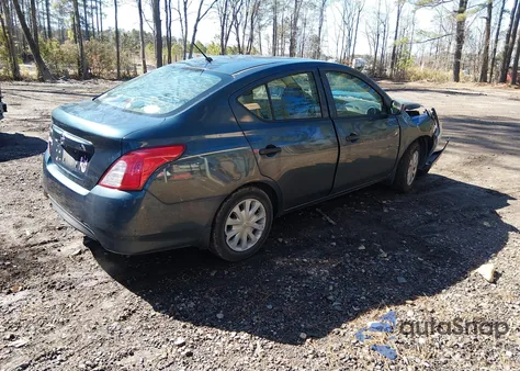 2017 Nissan Versa 1.6 S z USA, uszkodzony, nr VIN 3N1CN7AP4HL834857